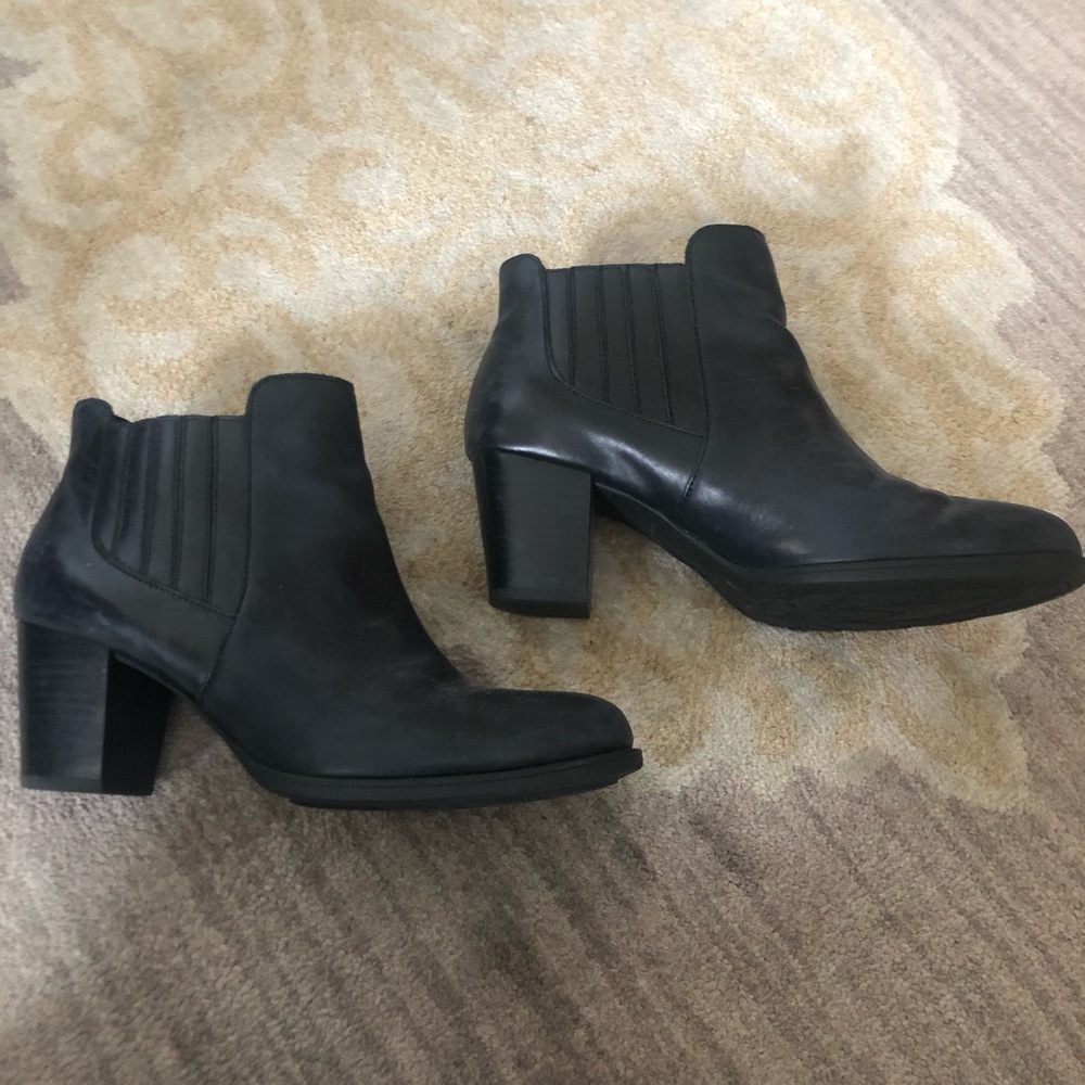 BORN Black Leather Ankle Boots - Picture 4 of 7